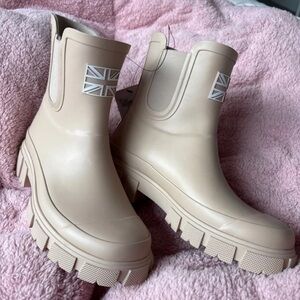 Elegant Beige Rain Boots